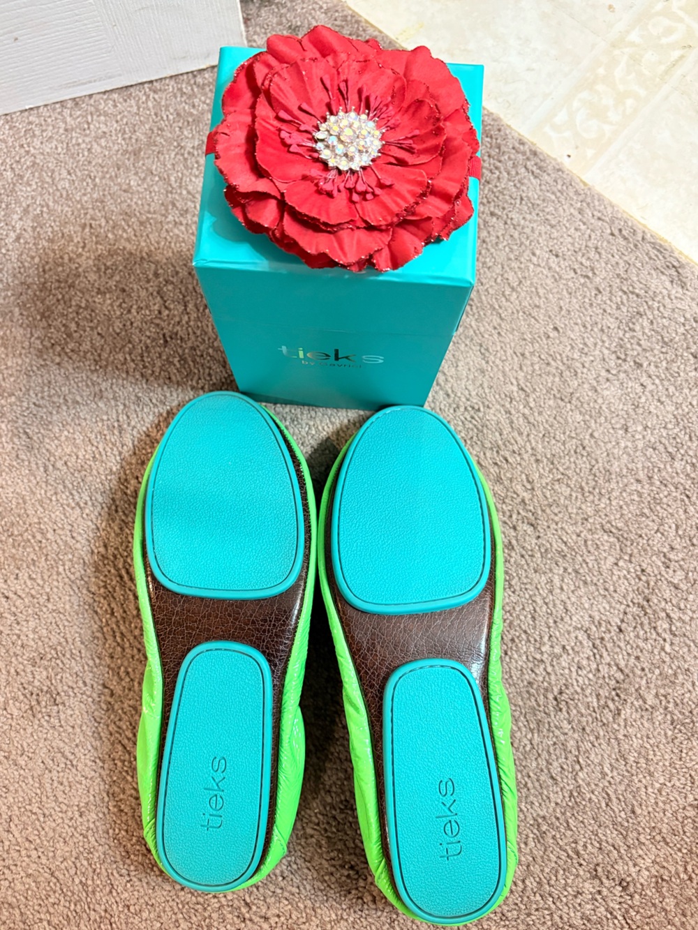 Tieks Neon Galactic Green Women’s Ballet Flats - Picture 2 of 4